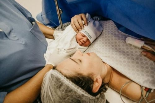 Najnowsze wiadomości o Matka dziewięcioletniego chłopca, który zginął podczas ataku na świątecznym targu, oddaje hołd.